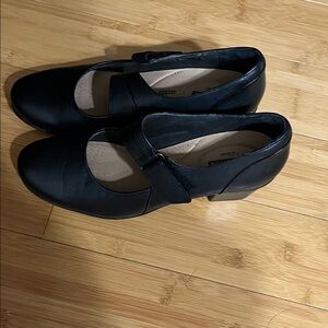 Clarks Black Mary Jane Heels
